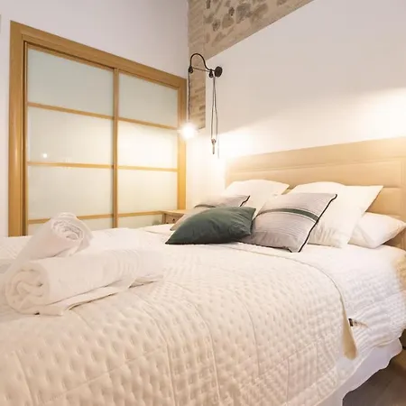 Madera Y Piedra - Aloha Apartamento Toledo