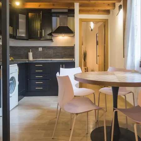 Madera Y Piedra - Aloha Apartamento *